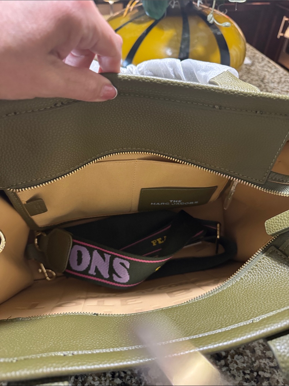 Marc Jacobs Olive Green Pebbled Leather Tote with Snoopy Strap - Picture 4 of 4